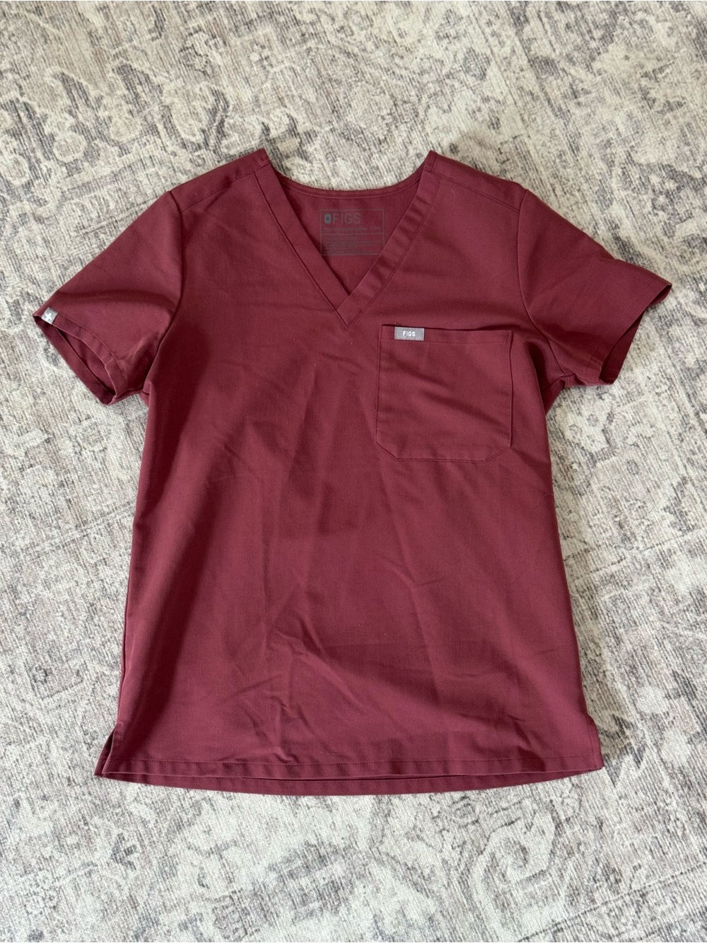 DARK CHERRY FIGS SCRUB TOP